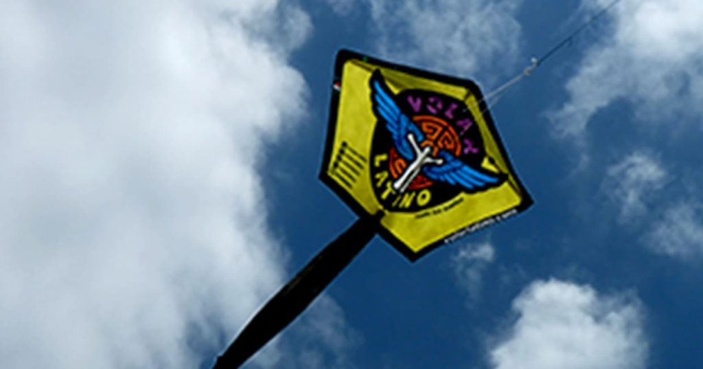 Cometa publicitaria en tela