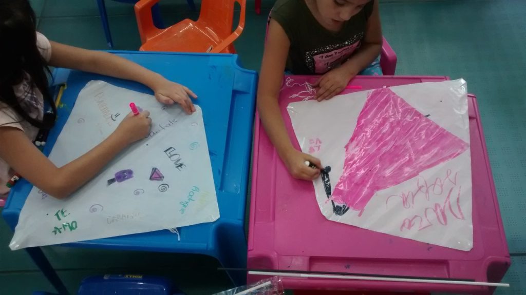 Cometas para niños y niñas y colorear